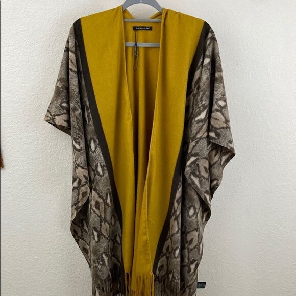 Do Everything in Love Snakeskin Pattern Oversized Shall - Picture 1 of 6